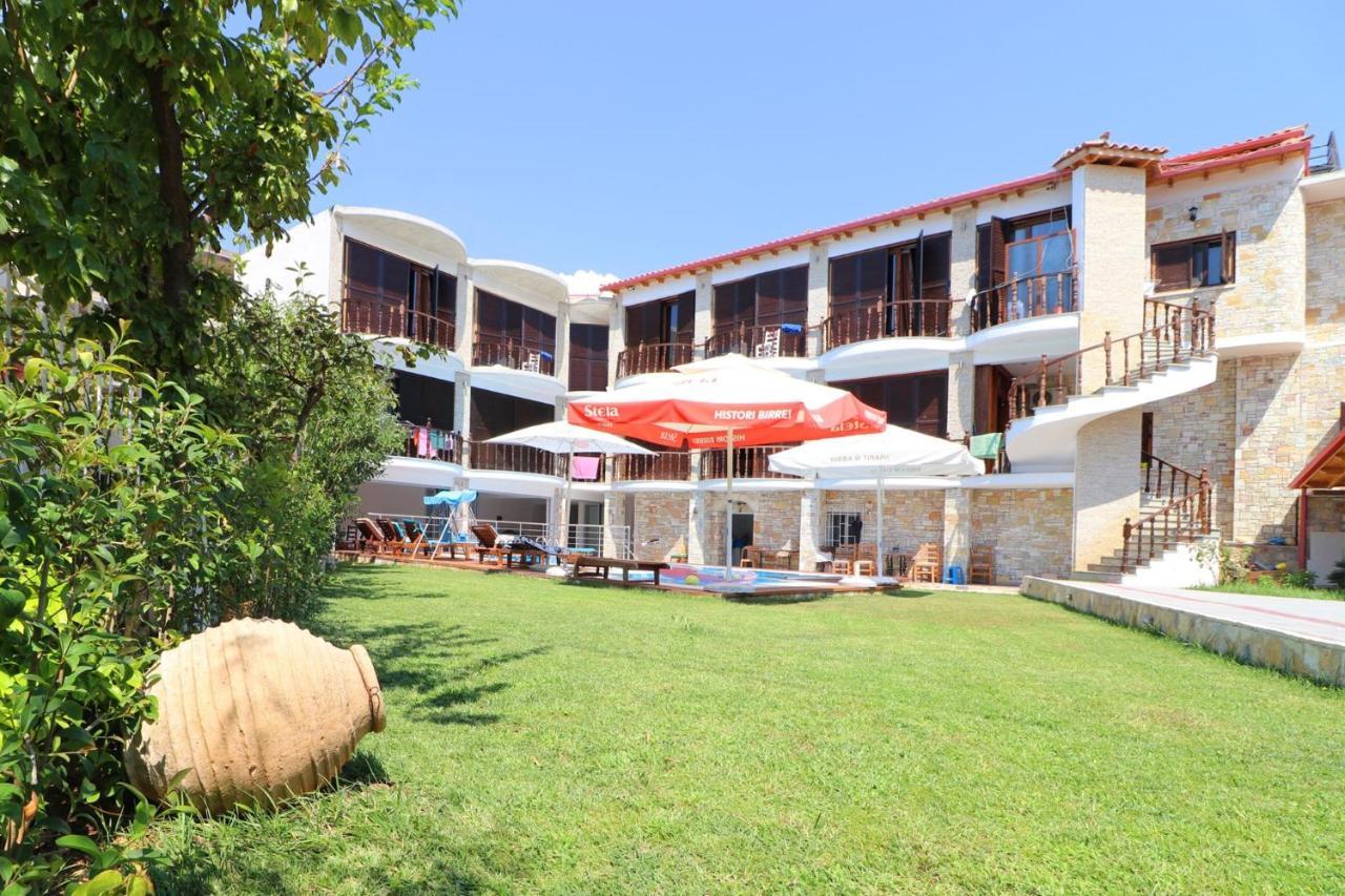 Vila Mateus Hotel Himare Exterior photo